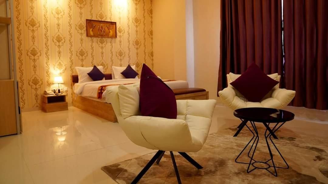 Elohim Hotel Sentani จายาปุระ ภายนอก รูปภาพ